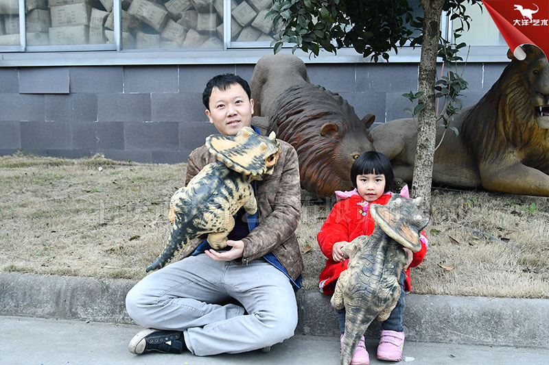 恐龍手偶，仿真手偶恐龍